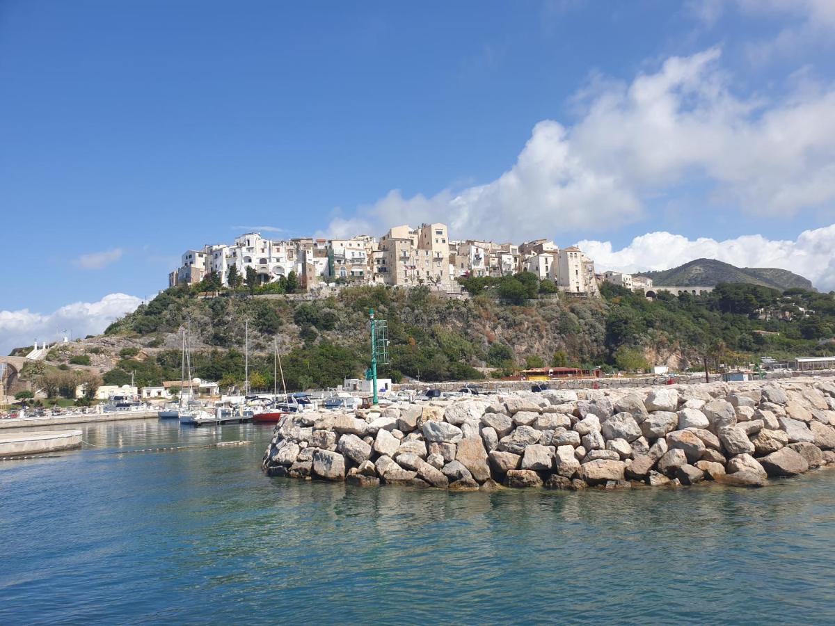 La Villa Fronte Spiaggia Bandiera Blu Sperlonga Bagian luar foto