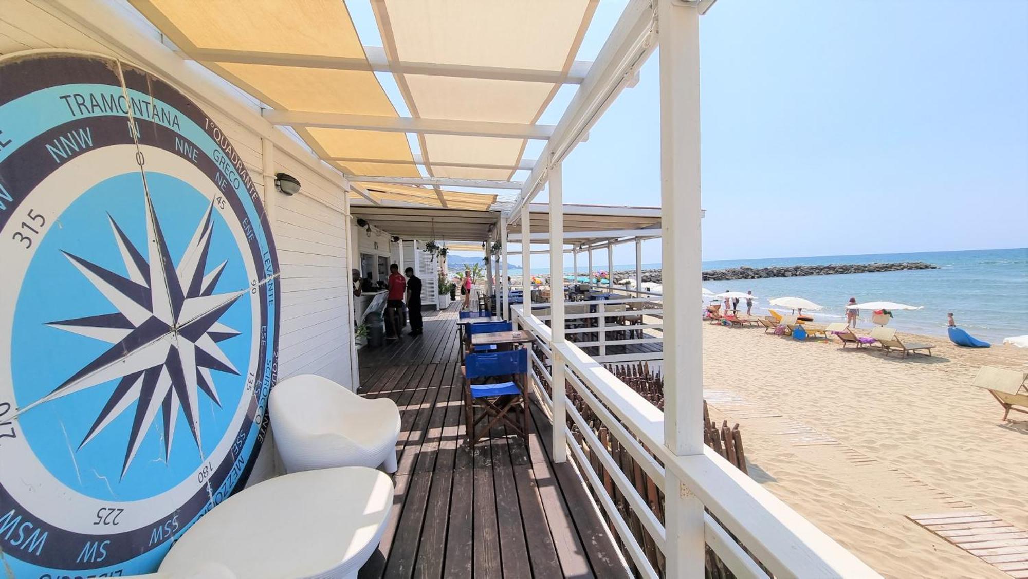 La Villa Fronte Spiaggia Bandiera Blu Sperlonga Bagian luar foto