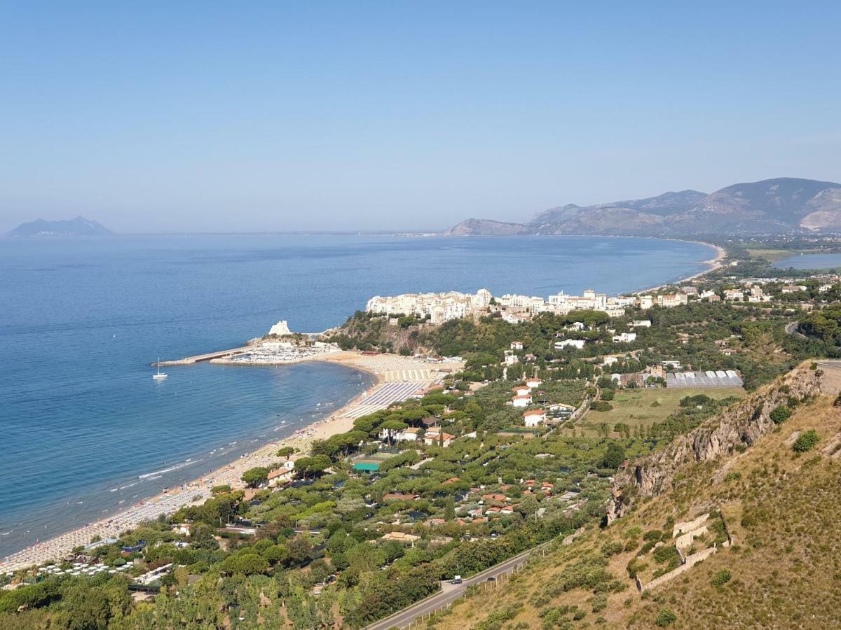 La Villa Fronte Spiaggia Bandiera Blu Sperlonga Bagian luar foto